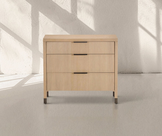 Vurmo Three-Drawer Chest