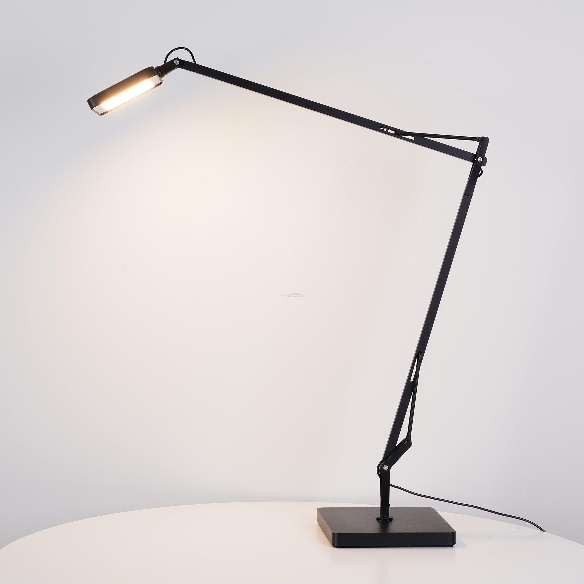Edge Table Lamp Φ 17.3″ - Flexible-1-Luxehomezone
