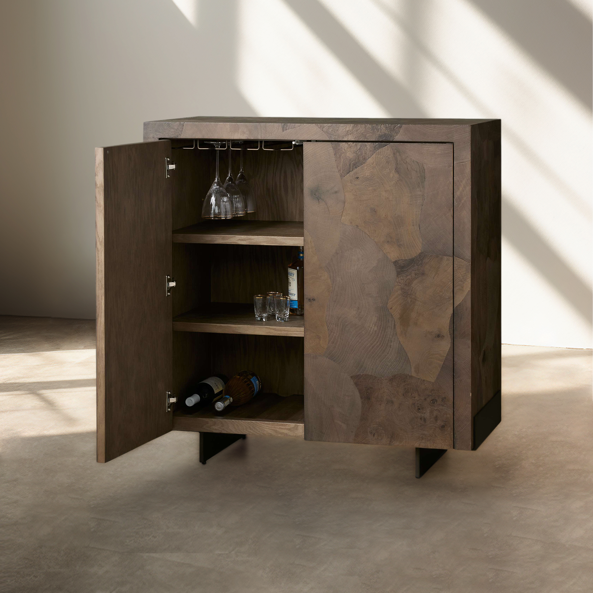 Pola Bar Cabinet