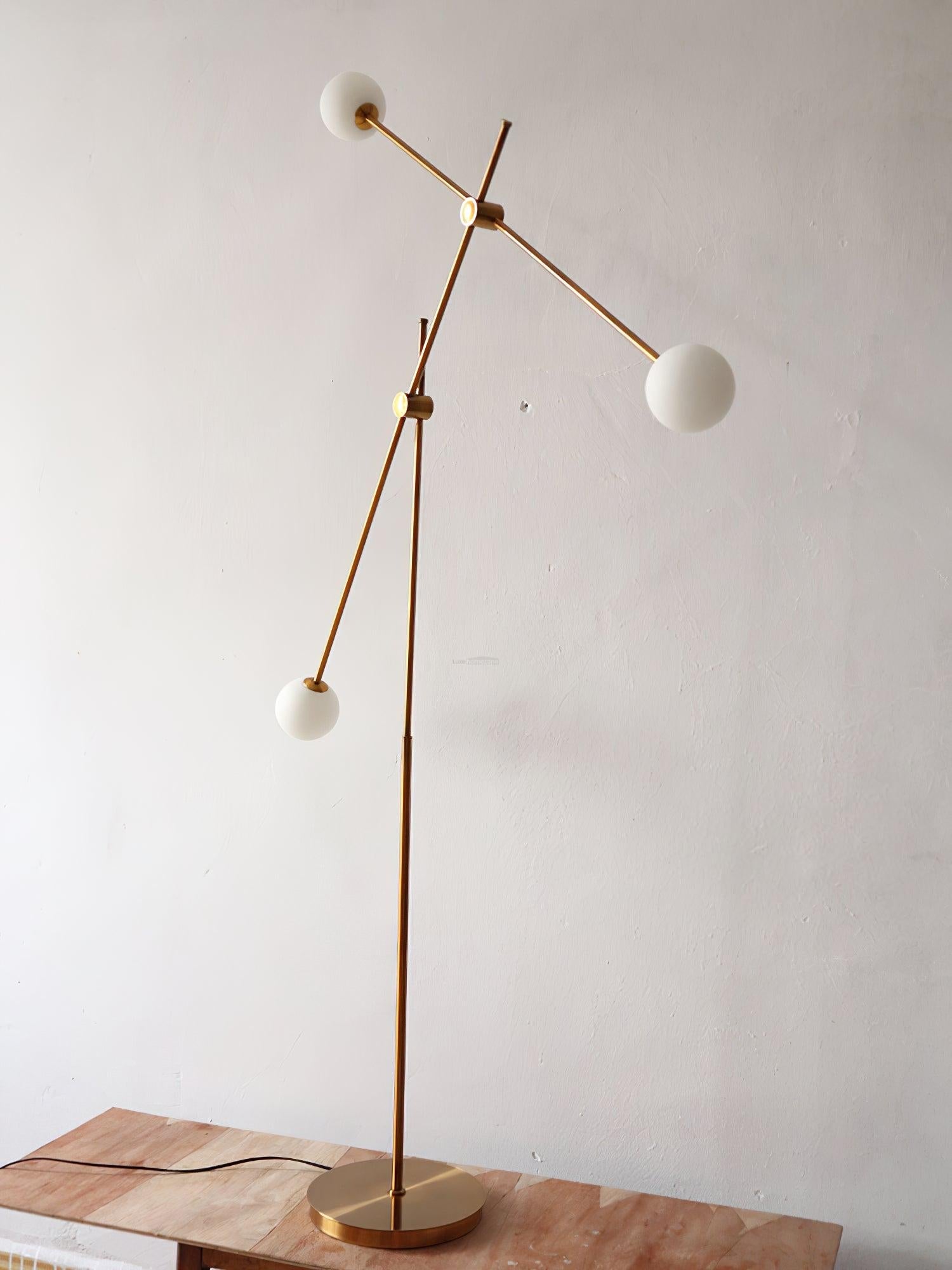 Kemi Floor Lamp ∅ 47.2″ - Flexible-1-Luxehomezone