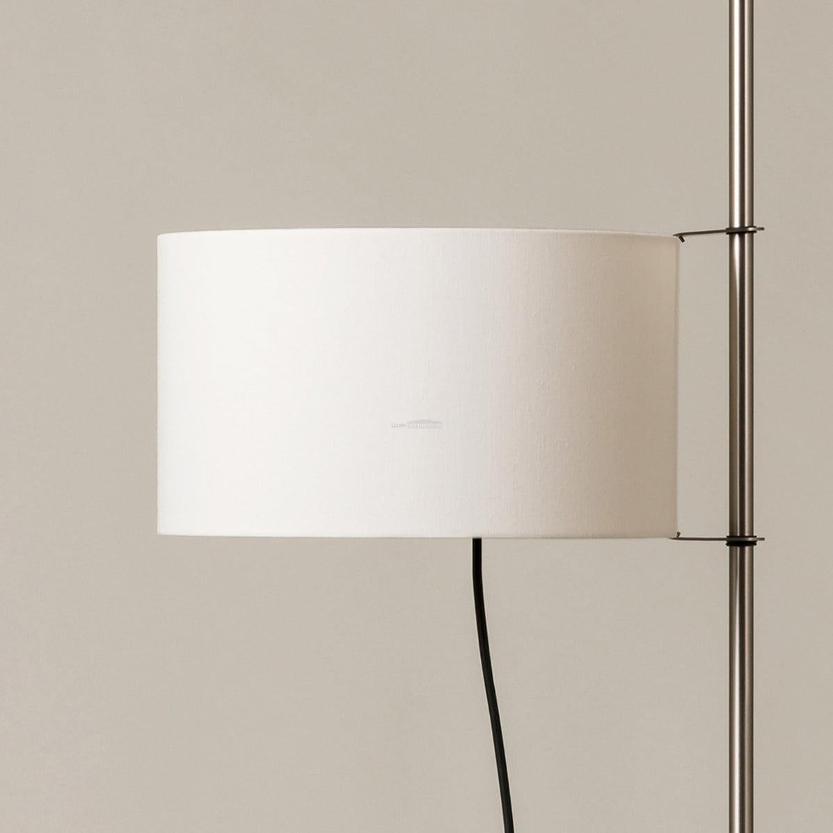 Svelte Silhouette Floor Light - Wood-1-Luxehomezone