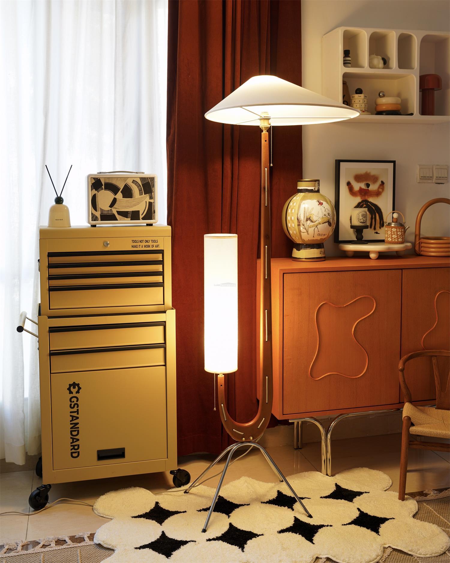 Giraffe Floor Lamp ∅ 21.6″ - Wood-1-Luxehomezone