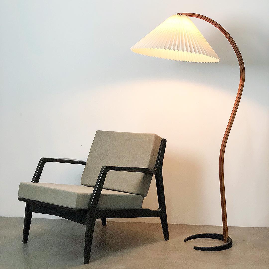 Caprany Floor Lamp - Drapery-1-Luxehomezone