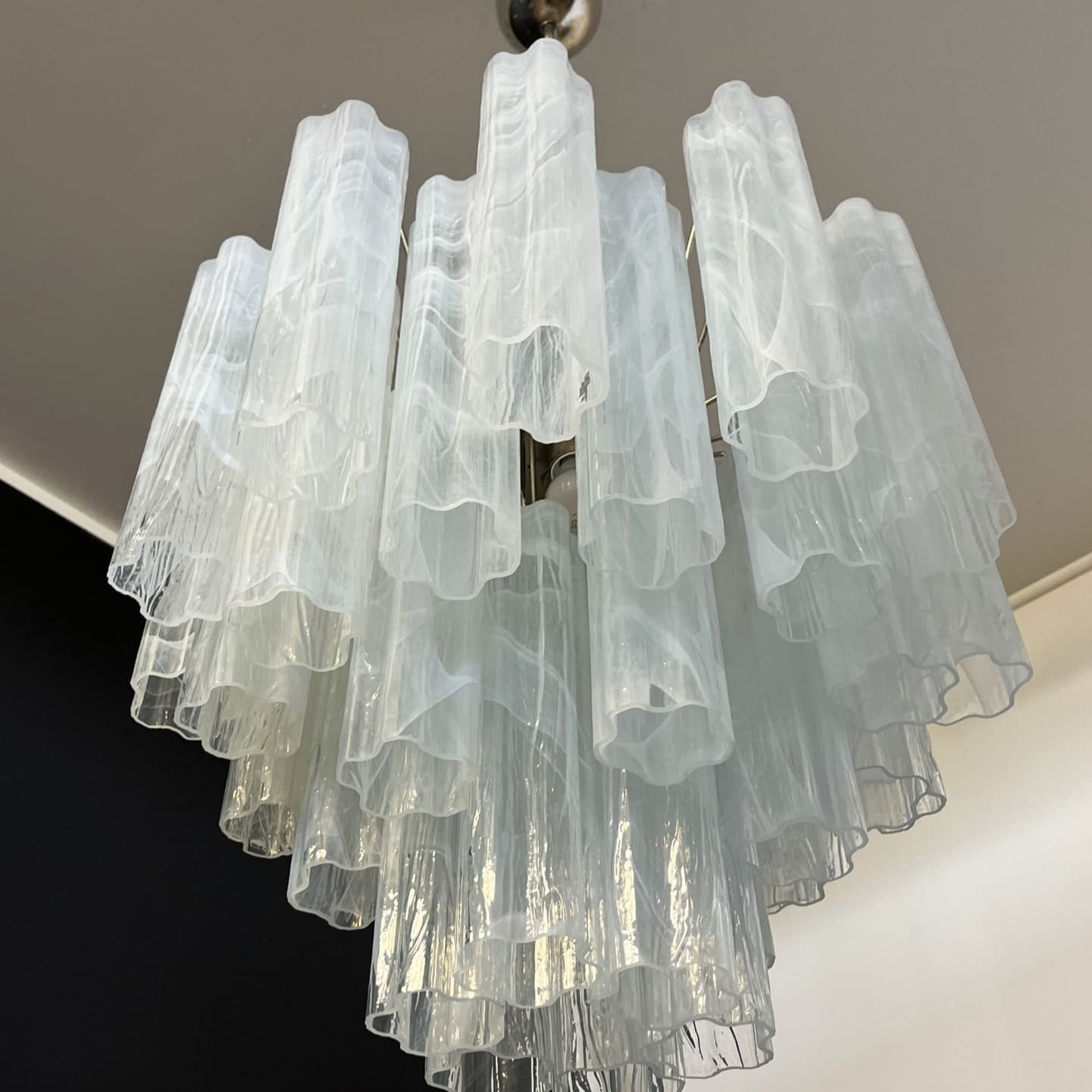 Tronchi Murano Chandelier – 36 tubes – Alabaster white