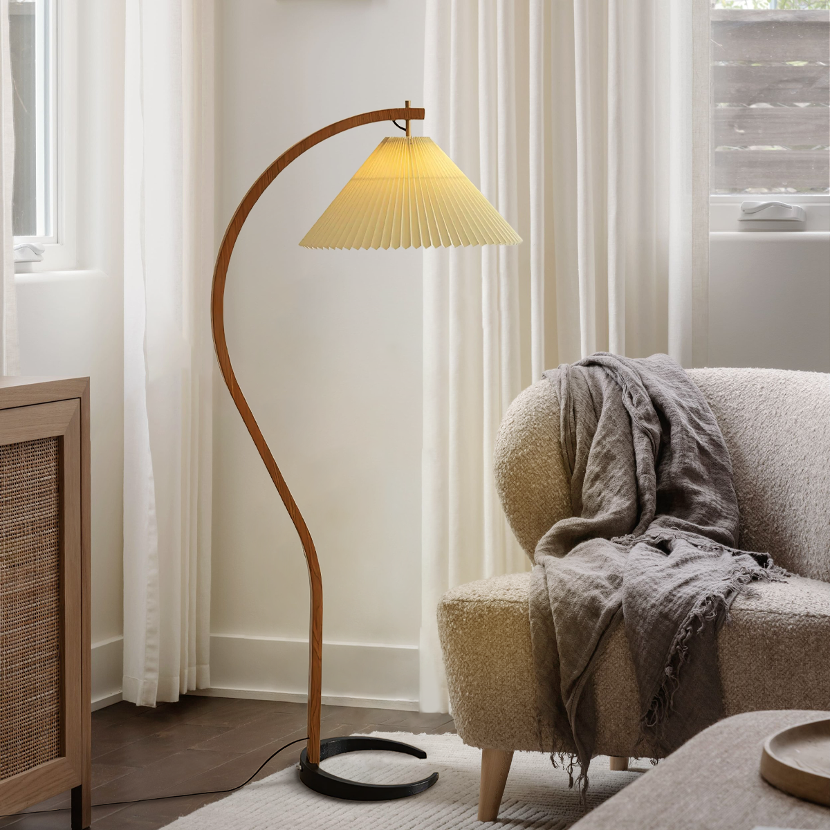 Caprany Floor Lamp - Luxehomezone