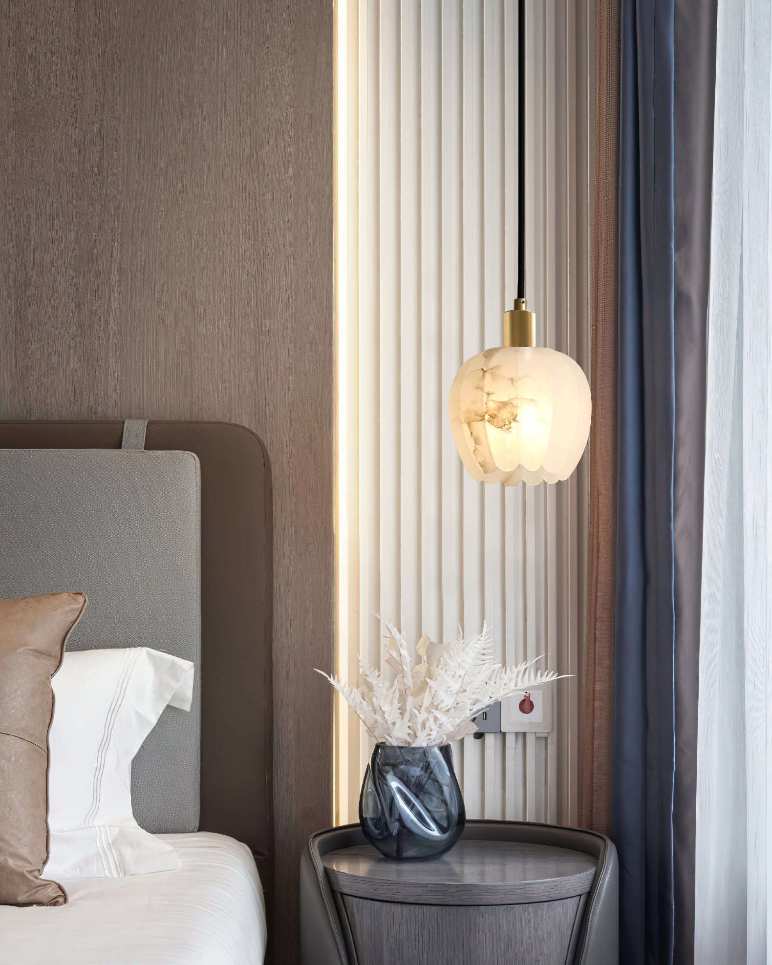Lilin Alabaster Pendant Light - Alabaster globe light, Ambient lighting, Artistic pendant light, Custom lighting, Decorative lighting, Designer lighting, Dining room lighting, High ceiling lighting, High-end lighting, Innovative lighting, Luxury lighting, Modern chandelier, Modern pendant lighting, Sophisticated lighting, Stylish pendant light- Pendant Light1-Luxehomezone