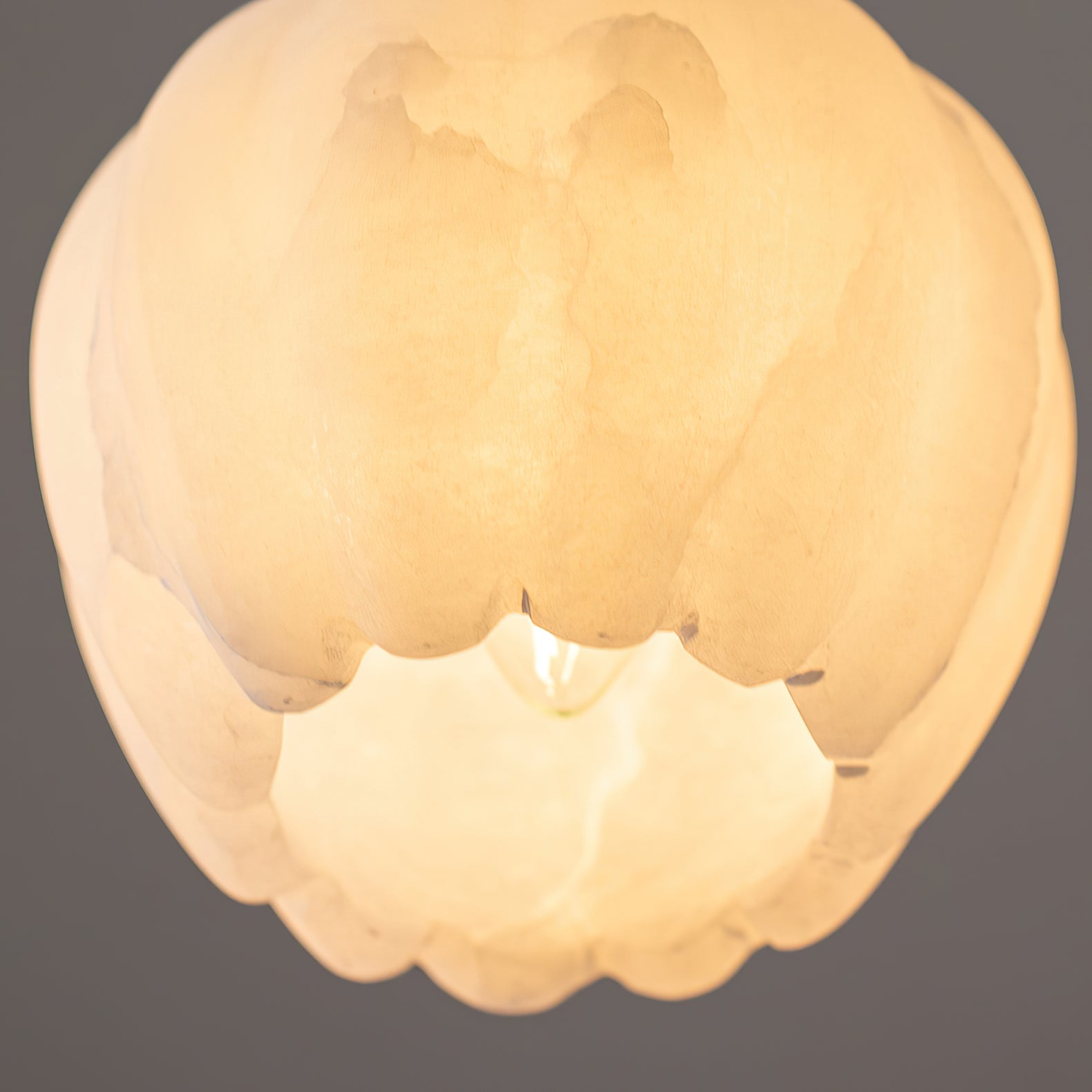 Lilin Alabaster Pendant Light - Alabaster globe light, Ambient lighting, Artistic pendant light, Custom lighting, Decorative lighting, Designer lighting, Dining room lighting, High ceiling lighting, High-end lighting, Innovative lighting, Luxury lighting, Modern chandelier, Modern pendant lighting, Sophisticated lighting, Stylish pendant light- Pendant Light1-Luxehomezone