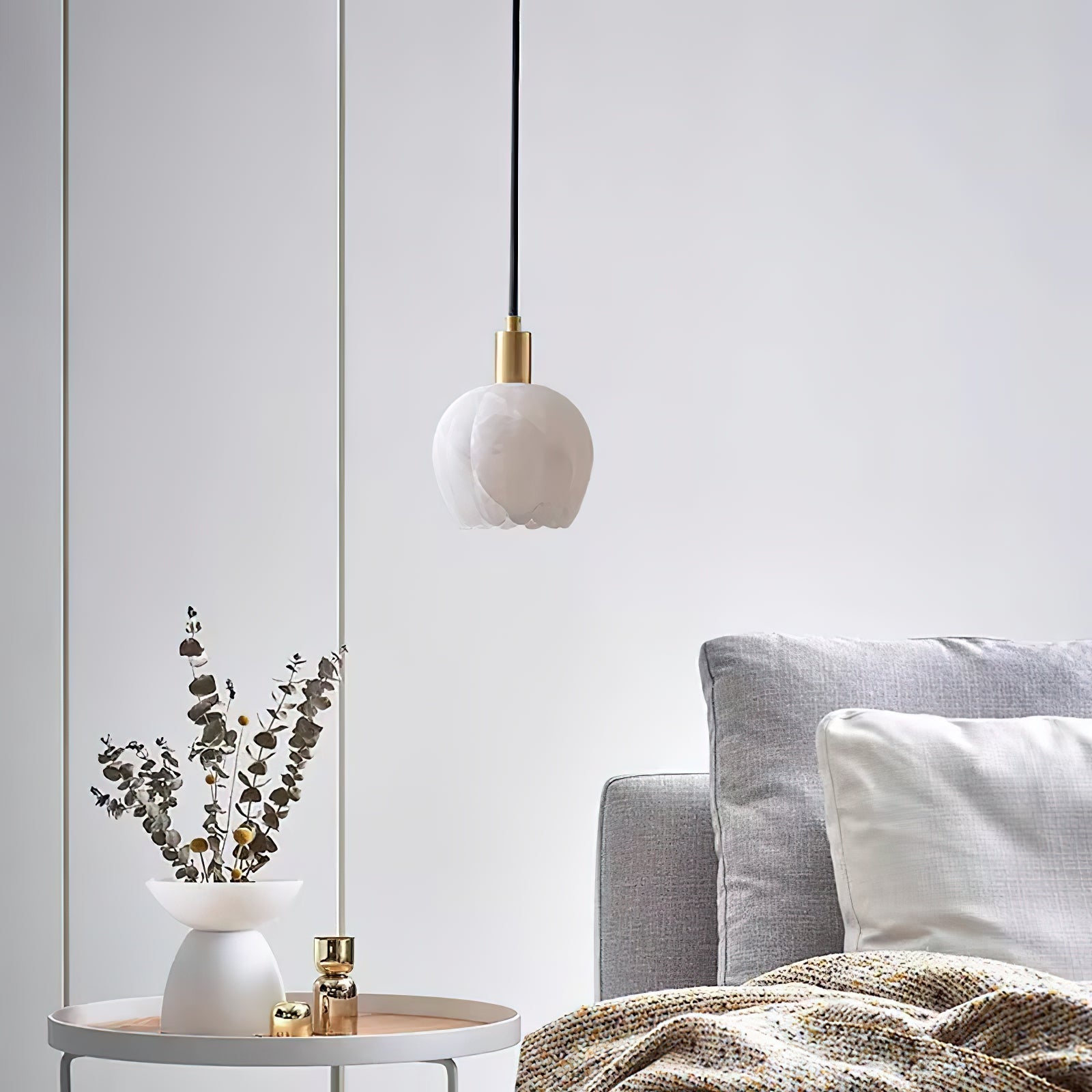 Lilin Alabaster Pendant Light - Alabaster globe light, Ambient lighting, Artistic pendant light, Custom lighting, Decorative lighting, Designer lighting, Dining room lighting, High ceiling lighting, High-end lighting, Innovative lighting, Luxury lighting, Modern chandelier, Modern pendant lighting, Sophisticated lighting, Stylish pendant light- Pendant Light1-Luxehomezone