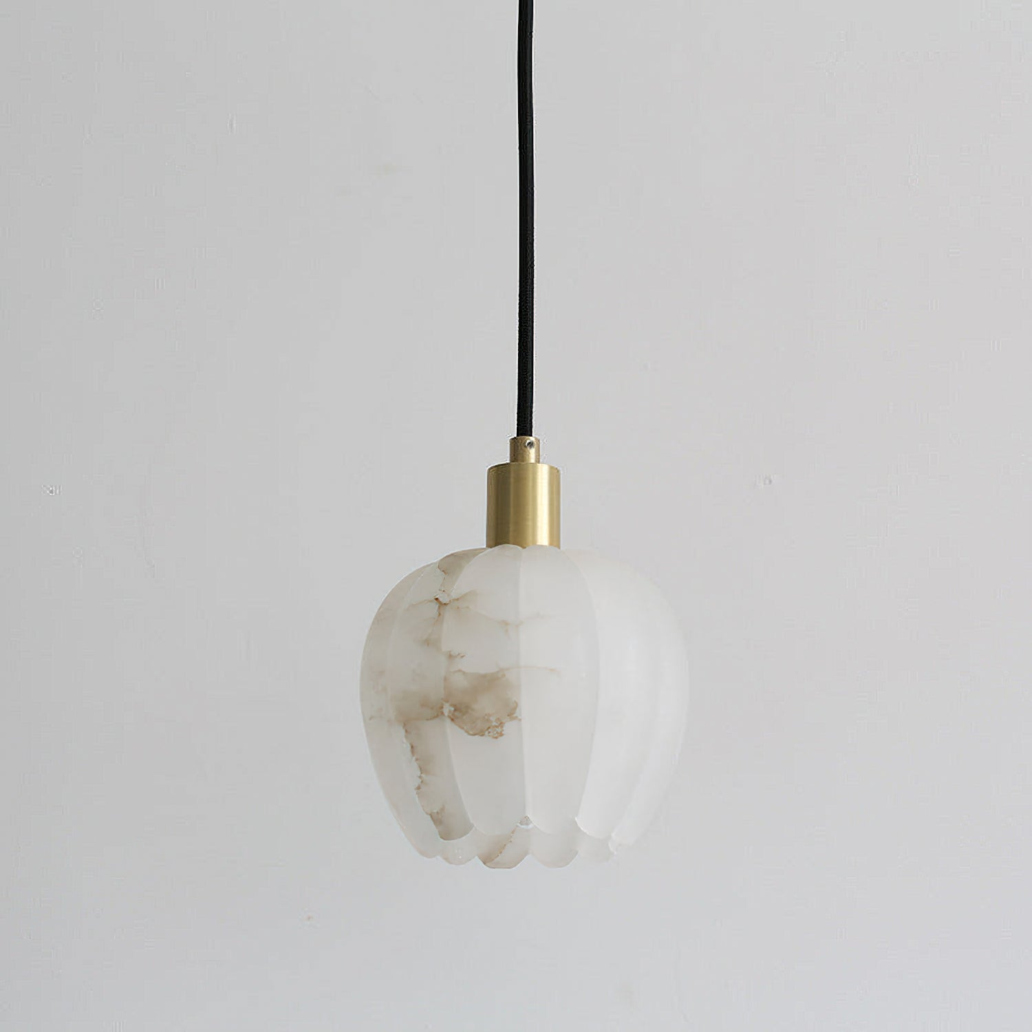 Lilin Alabaster Pendant Light - Alabaster globe light, Ambient lighting, Artistic pendant light, Custom lighting, Decorative lighting, Designer lighting, Dining room lighting, High ceiling lighting, High-end lighting, Innovative lighting, Luxury lighting, Modern chandelier, Modern pendant lighting, Sophisticated lighting, Stylish pendant light- Pendant Light1-Luxehomezone