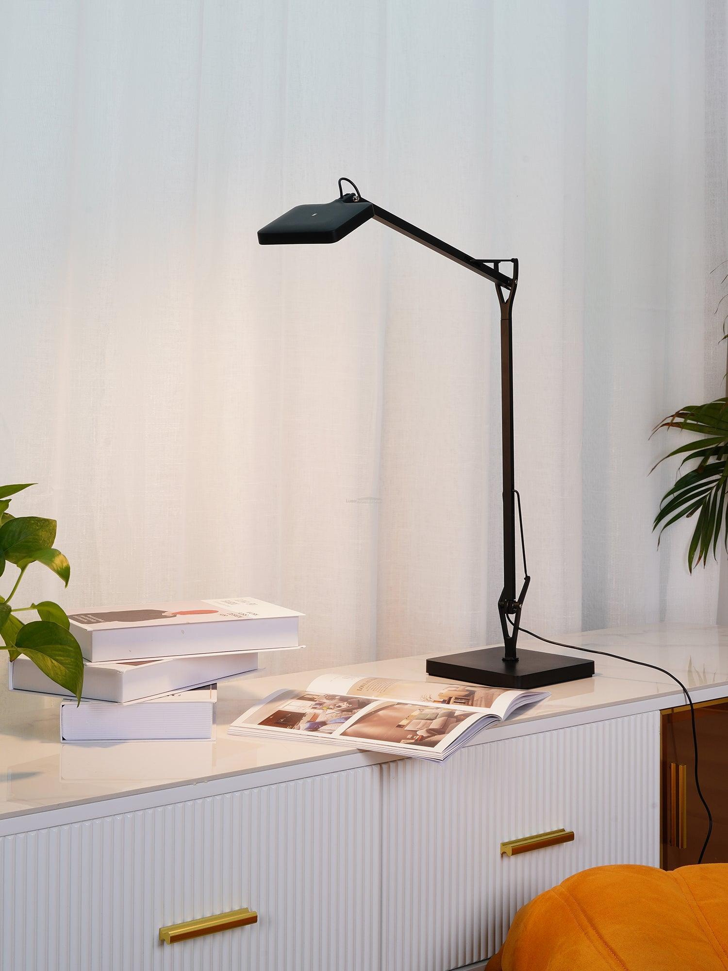 Edge Table Lamp Φ 17.3″ - Flexible-1-Luxehomezone