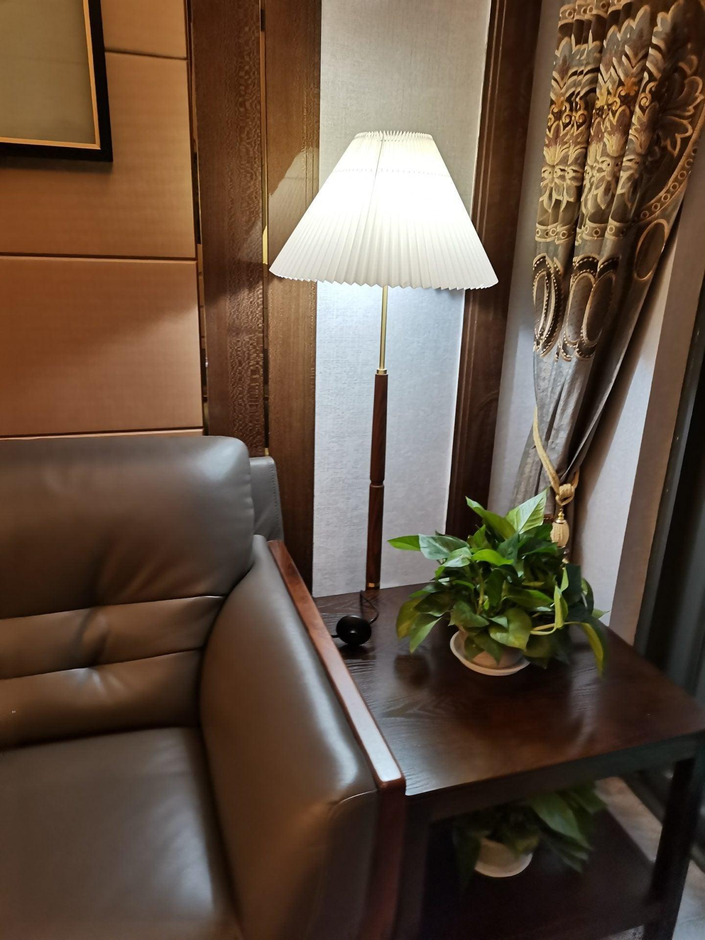 Pleated Floor Lamp ∅ 17.7″ - Luxehomezone