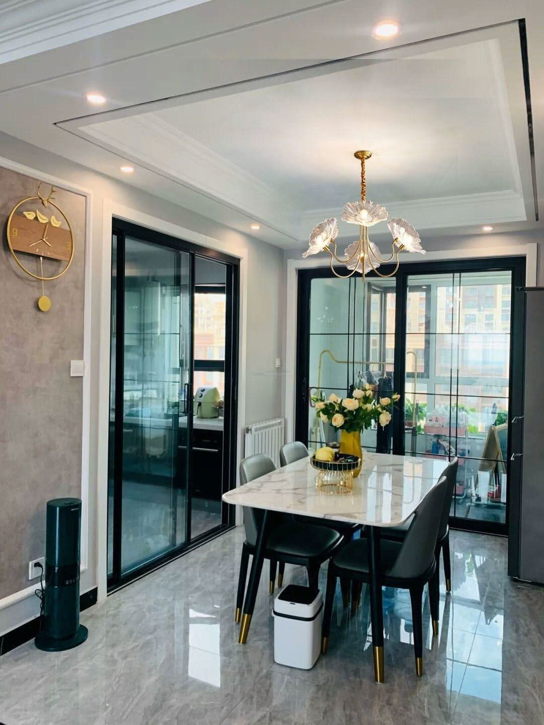 Lotus Leaf Glass Chandelier ∅ 35.4″ - Luxehomezone