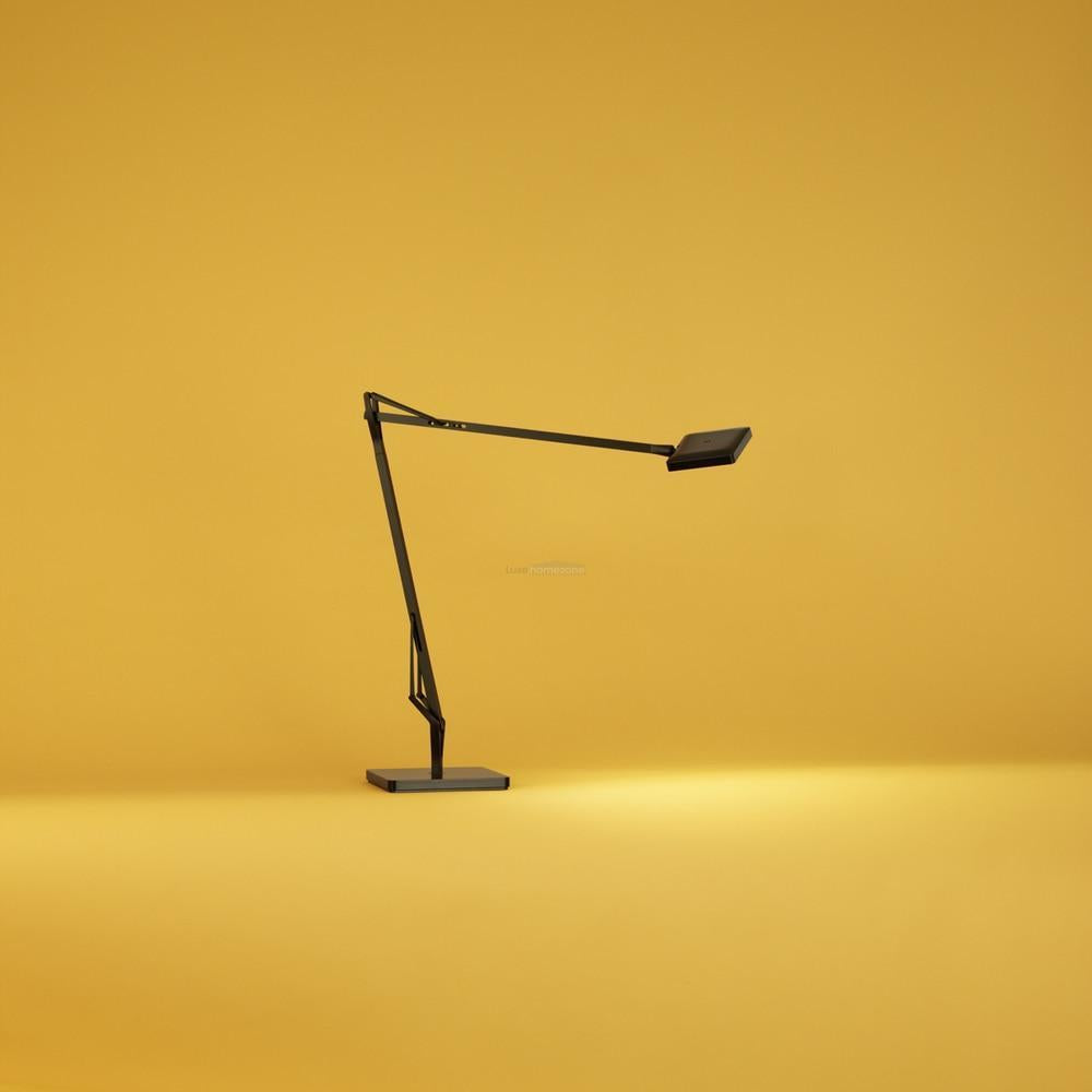 Edge Table Lamp Φ 17.3″ - Flexible-1-Luxehomezone