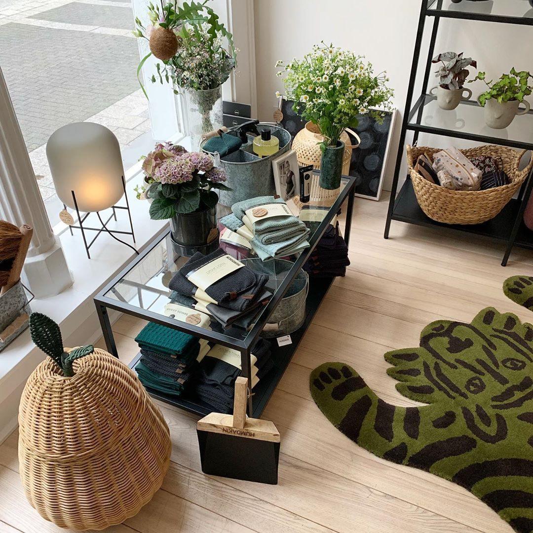 Oda Floor lamp ∅ 18.9″ - Luxehomezone