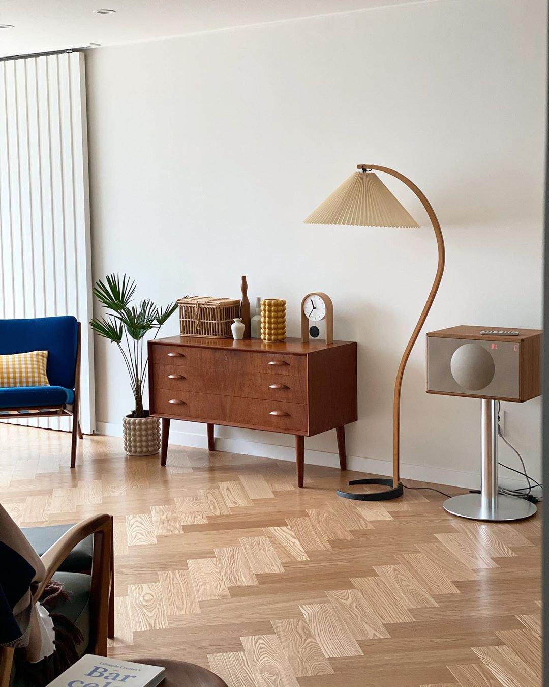 Caprany Floor Lamp - Drapery-1-Luxehomezone