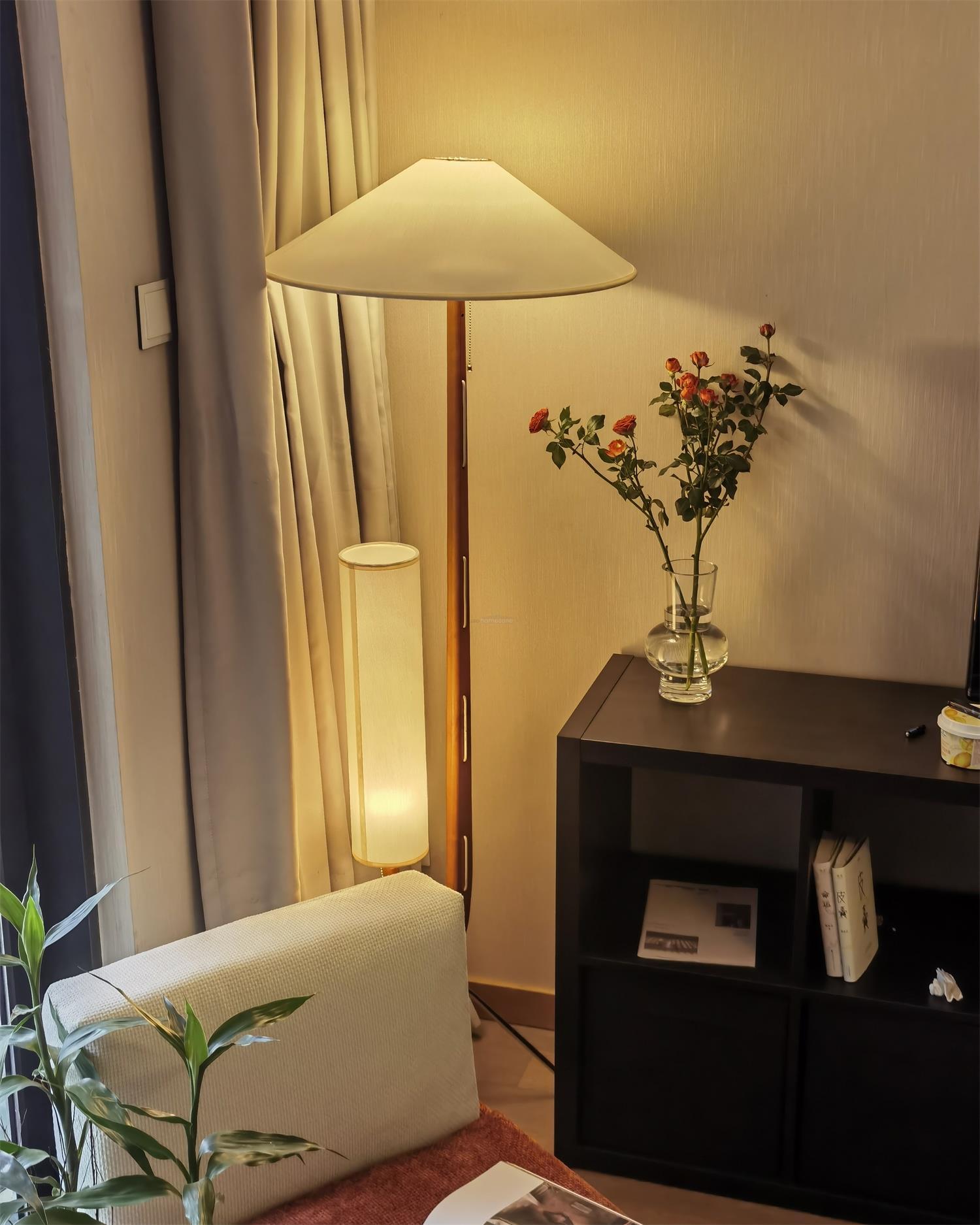 Giraffe Floor Lamp ∅ 21.6″ - Wood-1-Luxehomezone