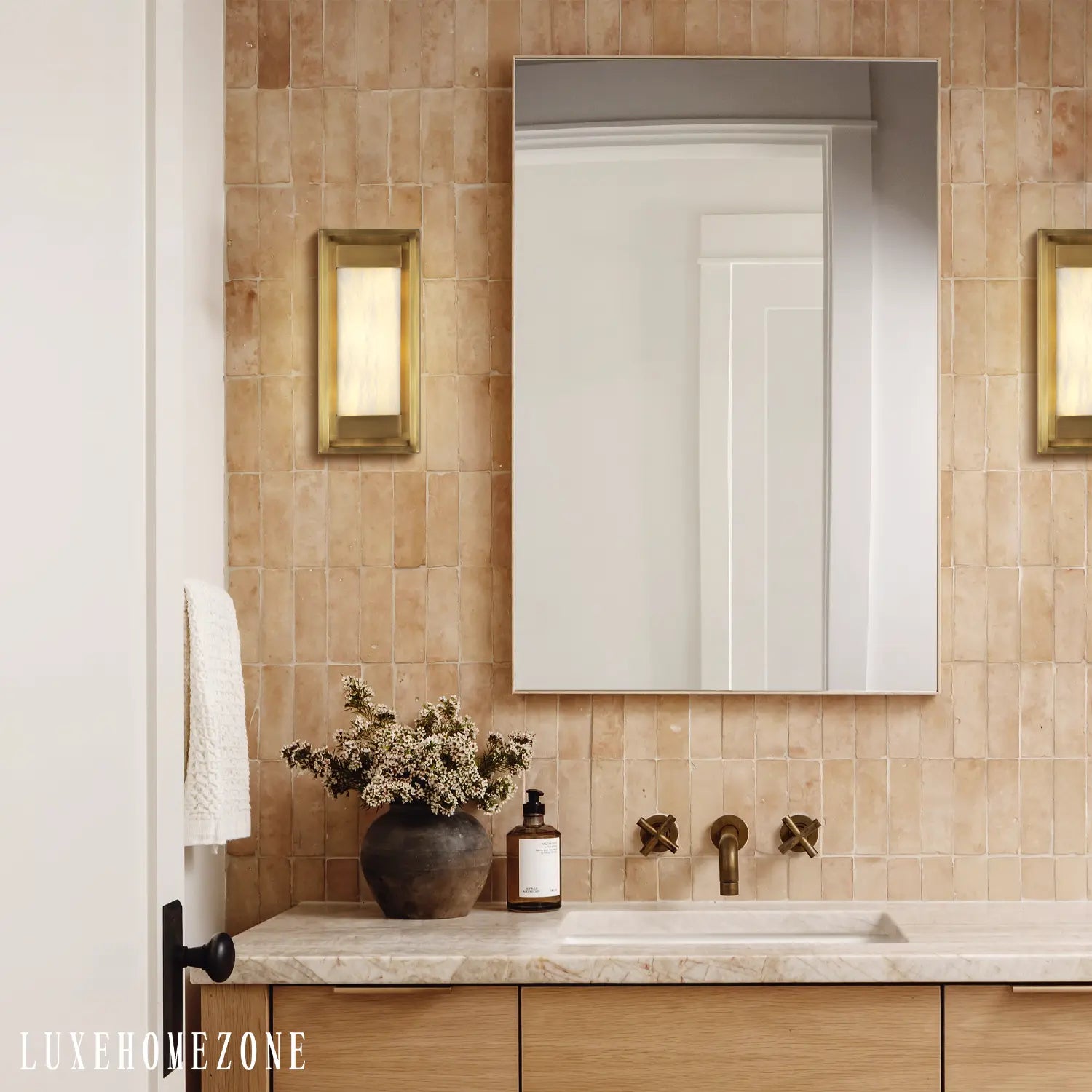 Maurizio Alabaster Square-Shaped Wall Sconces